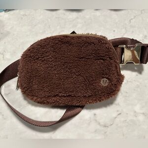 Lululemon Everywhere Belt Bag